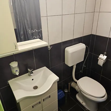 Apartment 6 *